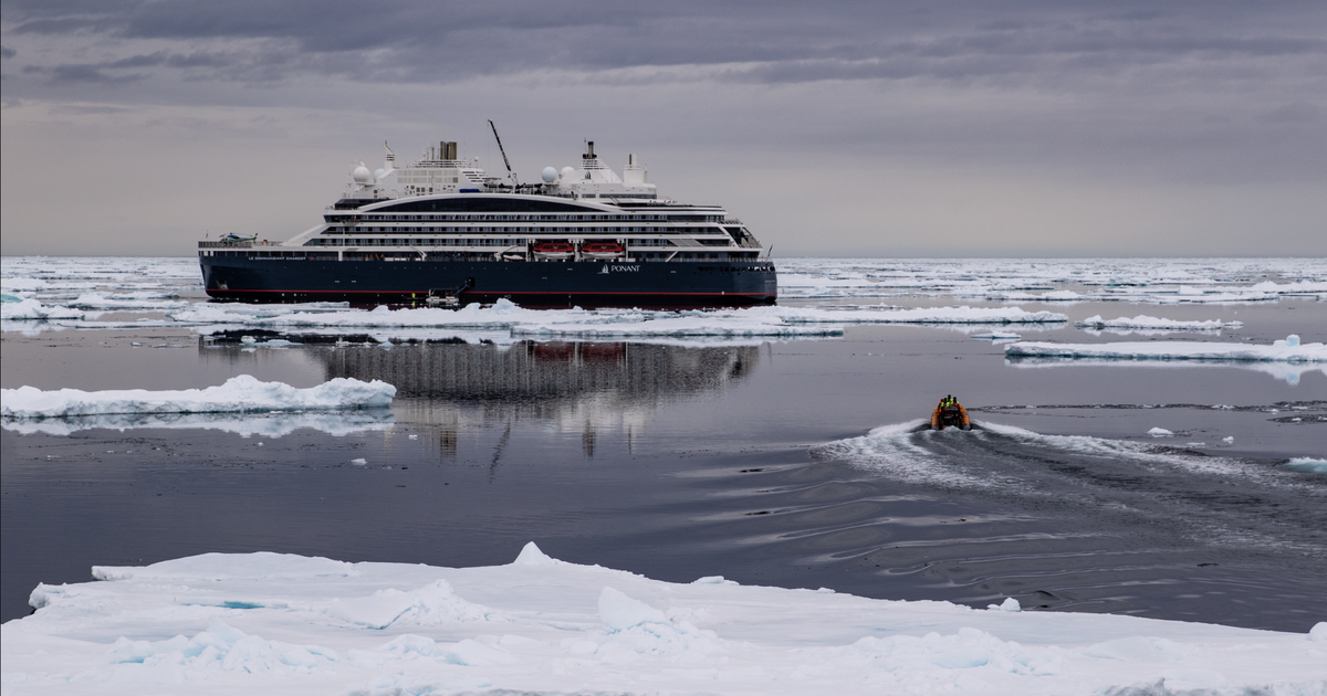 PONANT POLAR EXPEDITION フード付きジャケット（Greenlandic